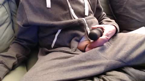 Good Boi online show from December 11, 7:03 pm