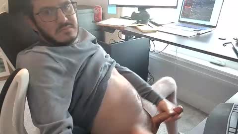 Snapshot of uncutcanadian1 chatting on October 27, 4:07 pm uncutcanadian1 online show from October 27, 4:07 pm