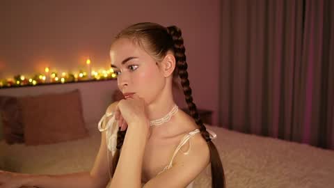 Under The Skin online show from May 10, 2:56 pm