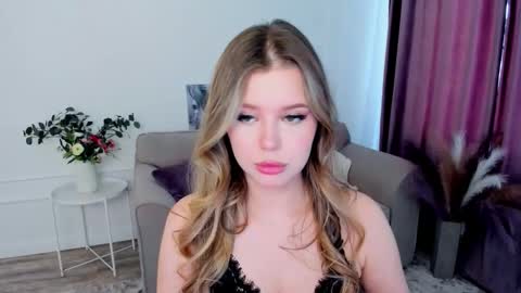 Alice online show from September 25, 12:01 pm