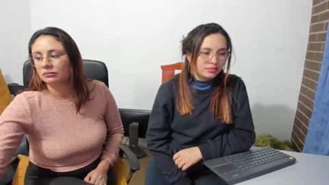 Kary and jhoa online show from March 4, 3:22 am