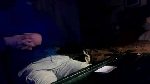 untouchableace84 online show from November 7, 8:28 am