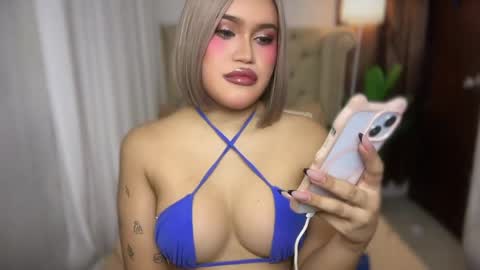 ur_bombshellpatty online show from June 7, 6:24 pm