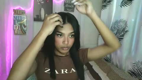 ur_dazzlingmorenaxx online show from May 6, 3:34 am