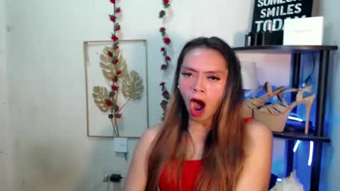 ur_petite_wifexx online show from April 13, 8:18 am