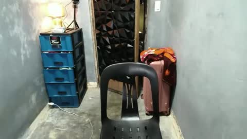 Maurice online show from April 21, 2:51 am