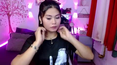 HelloIm  Girly online show from July 24, 11:35 pm