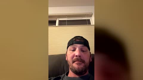 uramazing1984 online show from May 9, 8:31 am