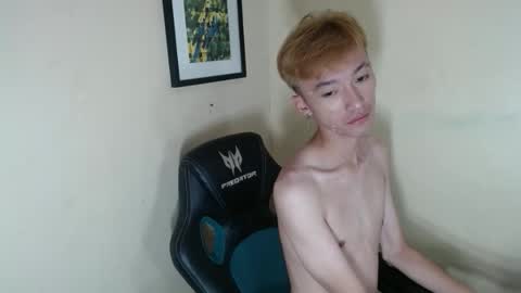 urasian_femboyxxx online show from April 12, 3:49 pm