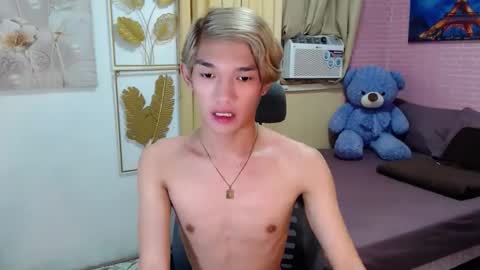 urasian_john20 online show from June 1, 7:15 pm