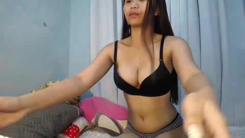 Urbbgurl lynxx  online show from November 28, 10:22 am