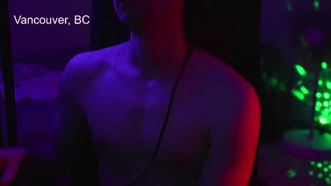 urboytoy_512 online show from November 17, 8:28 am