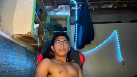 Snapshot of urcuteguy_jhonx chatting on October 3, 3:04 am Dannie online show from October 3, 3:04 am