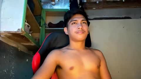 Snapshot of urcuteguy_jhonx chatting on October 6, 7:59 am Dannie online show from October 6, 7:59 am
