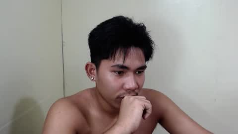 Snapshot of urcutie_asianboy chatting on October 8, 10:10 am KEN online show from October 8, 10:10 am