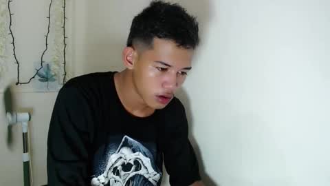 urdreamboy_clarin online show from November 28, 9:44 pm