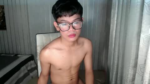 urdreamboy_doms online show from March 23, 4:45 pm