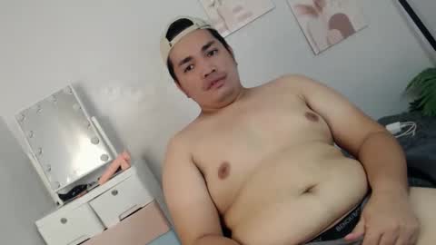 ure_fattytoy143 online show from May 9, 6:08 am