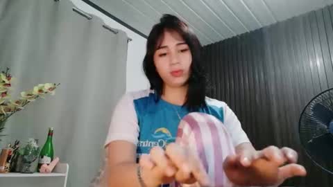 urfave_bbgirl online show from March 16, 6:34 pm