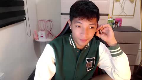 Ethan online show from March 26, 6:35 pm