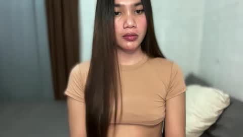 urhottylicious_cum online show from March 18, 11:38 am