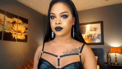 UrMajestyTyra online show from April 18, 2:02 am