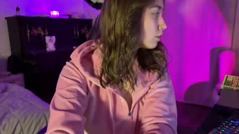 urmissalice online show from March 5, 12:27 am