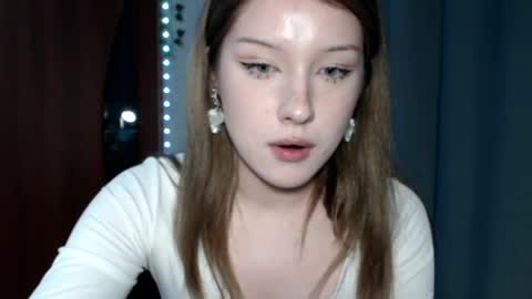 Mary online show from April 9, 7:08 pm