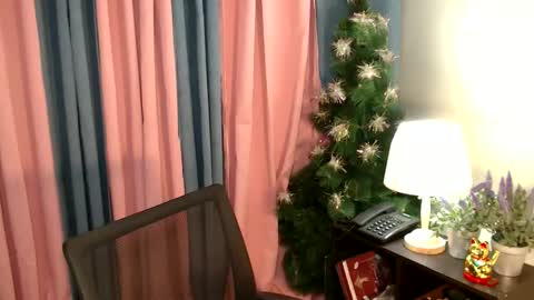 JUST CALL ME CALI online show from November 21, 5:49 am