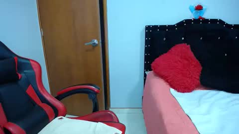 Eveling Blanco  online show from March 21, 1:55 am