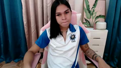 ursweet_zeviixx online show from February 8, 1:11 am