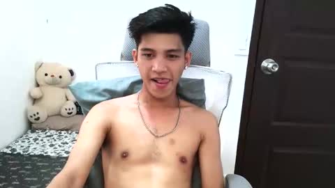 ursweetie_boy online show from April 9, 7:25 am