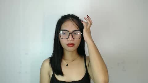 urtereshameow online show from April 3, 1:18 pm