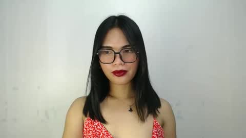 urtereshameow online show from April 13, 12:53 pm