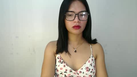 urtereshameow online show from April 19, 5:41 am