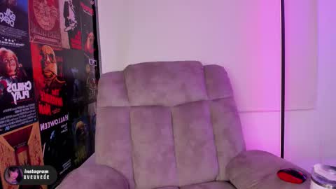 Val help me get 100 thumbs up 3 online show from October 14, 4:59 am