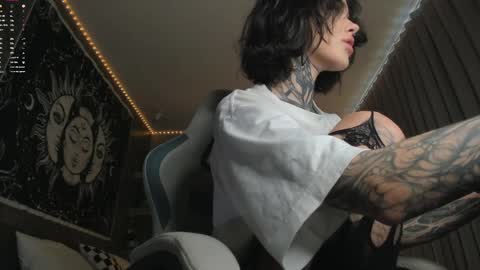 Eva online show from April 3, 11:55 pm