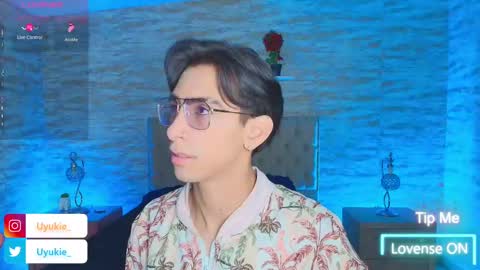 UYUKIE online show from November 1, 12:26 pm