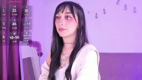 v1cky_ online show from December 5, 12:32 am