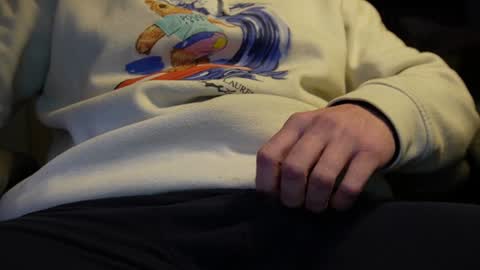 Snapshot of v_for_veng chatting on December 23, 8:11 am v_for_veng online show from December 23, 8:11 am