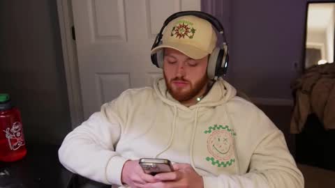 Snapshot of v_for_veng chatting on October 23, 6:04 am v_for_veng online show from October 23, 6:04 am