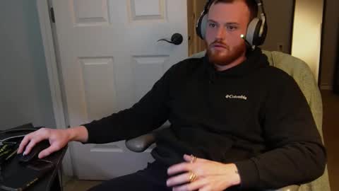 Snapshot of v_for_veng chatting on November 1, 2:23 am v_for_veng online show from November 1, 2:23 am