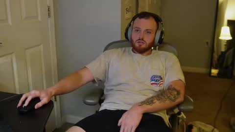 Snapshot of v_for_veng chatting on October 15, 2:15 am v_for_veng online show from October 15, 2:15 am