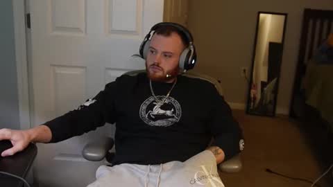 Snapshot of v_for_veng chatting on October 7, 5:47 am v_for_veng online show from October 7, 5:47 am