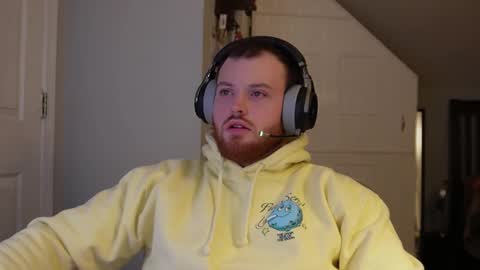 Snapshot of v_for_veng chatting on February 17, 5:58 am v_for_veng online show from February 17, 5:58 am