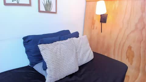 Vaiolet Harris online show from March 31, 12:16 pm