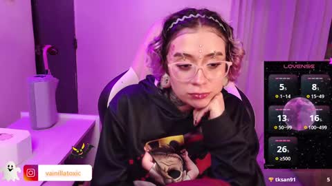 Snapshot of vainilla_l chatting on February 23, 1:13 am Vainilla Independent model online show from February 23, 1:13 am