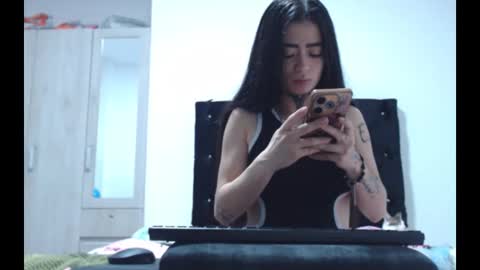 vaiolet online show from December 19, 6:42 am