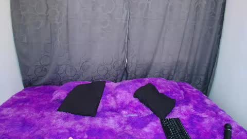 Snapshot of valeentiinaa_ chatting on February 17, 12:49 pm VALENTINA online show from February 17, 12:49 pm