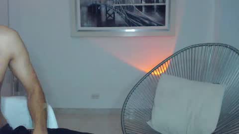 valen paul online show from November 21, 5:05 am